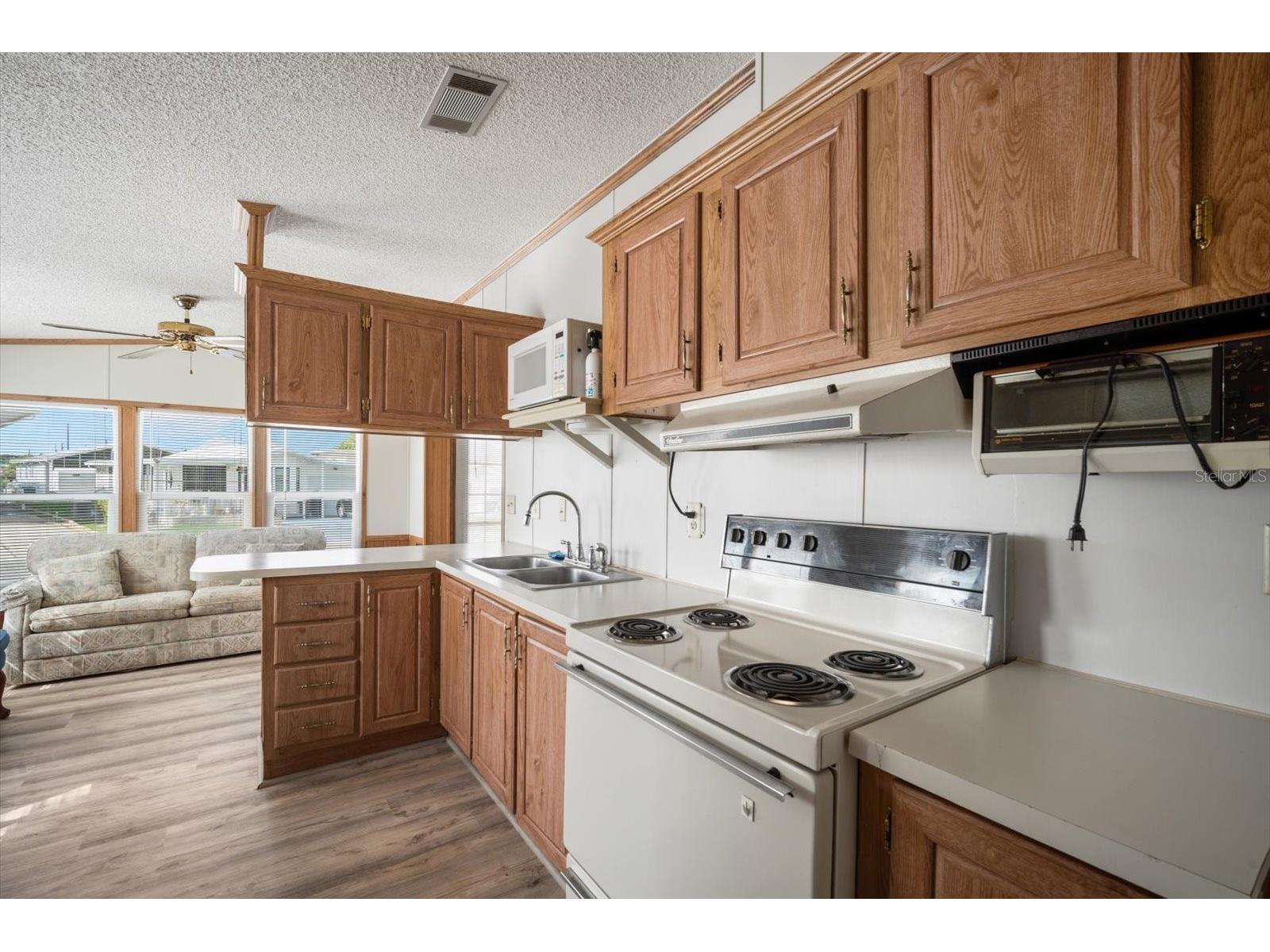 35045 Cynthia Avenue Zephyrhills FL 33541 TB8487695 image11