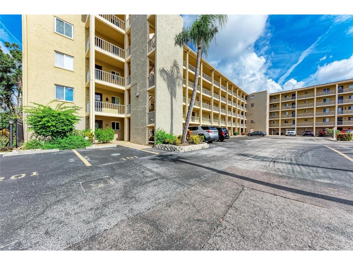 3506 Lake Bayshore Drive #K104 Bradenton FL 34205 A4660172 image1