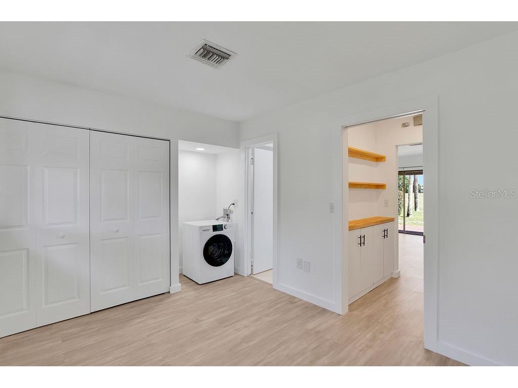 3507 Longmeadow #4 Sarasota FL 34235 A4684989 image10