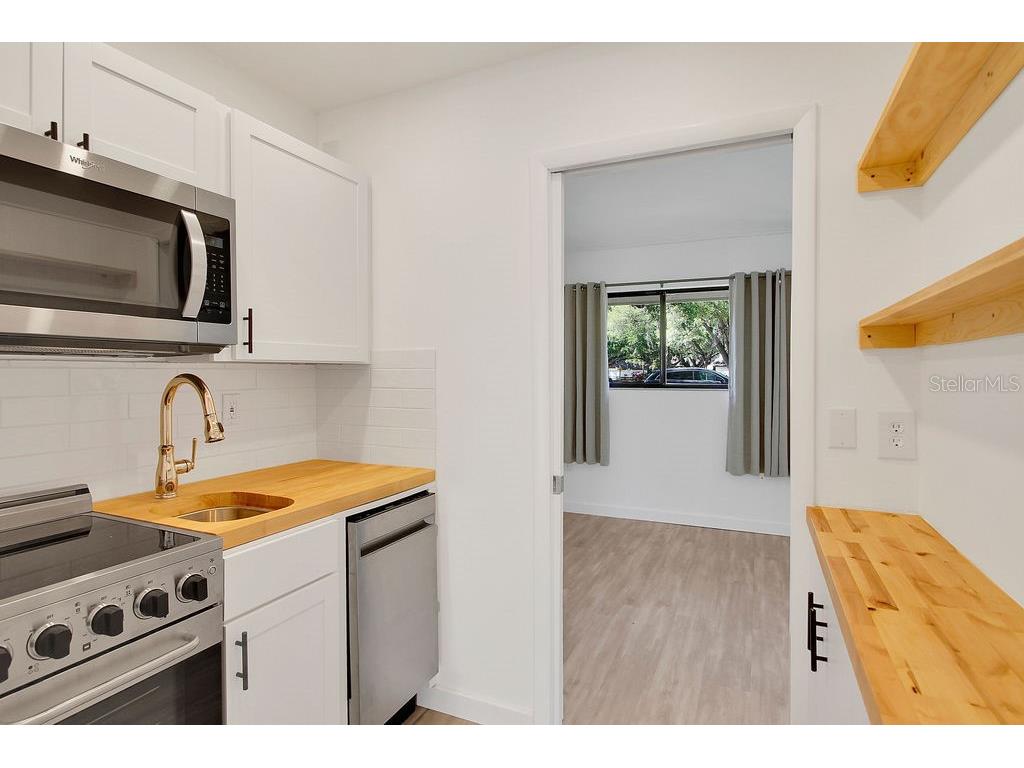 3507 Longmeadow #4 Sarasota FL 34235 A4684989 image9