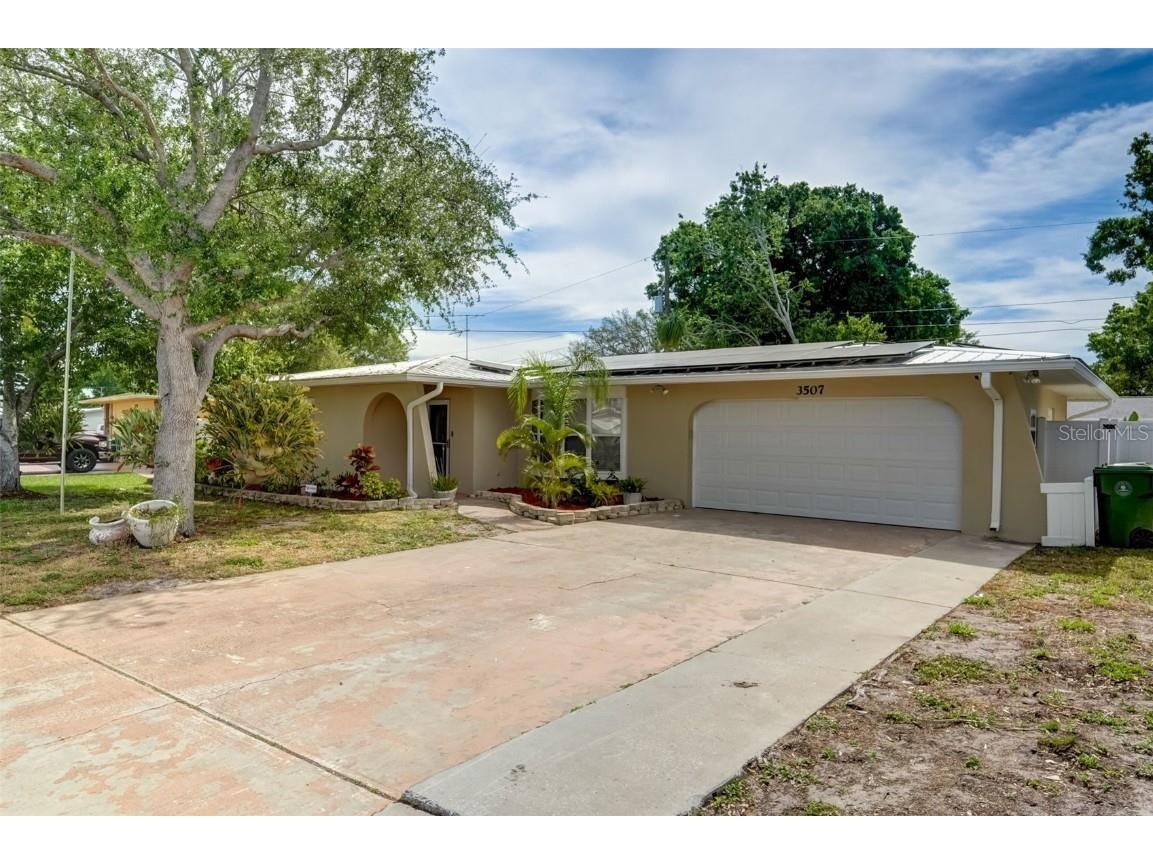 3507 Oxford Drive W Bradenton FL 34205 T3539535 image1