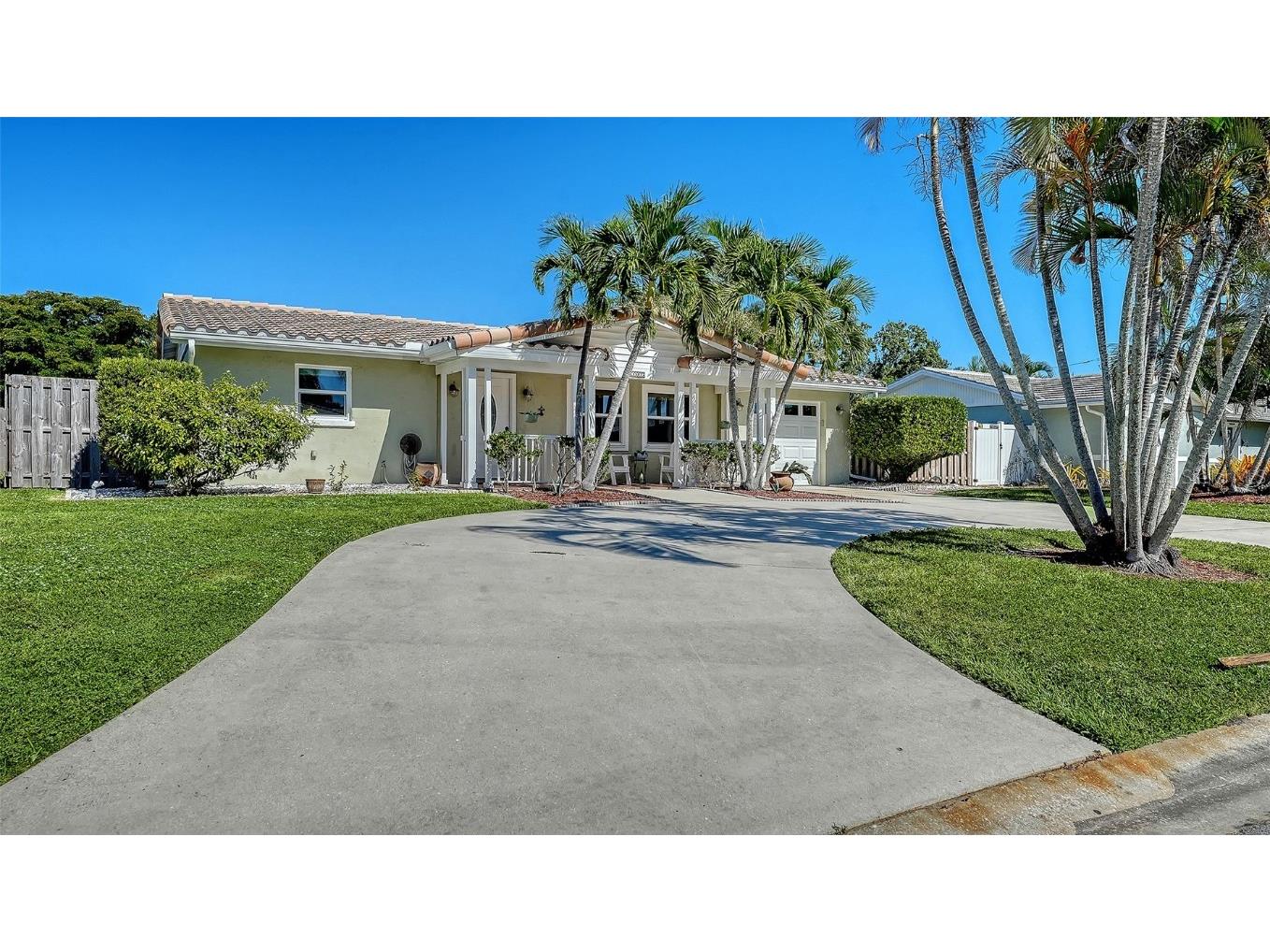 3507 Pinecrest Street Sarasota FL 34239 A4665405 image2