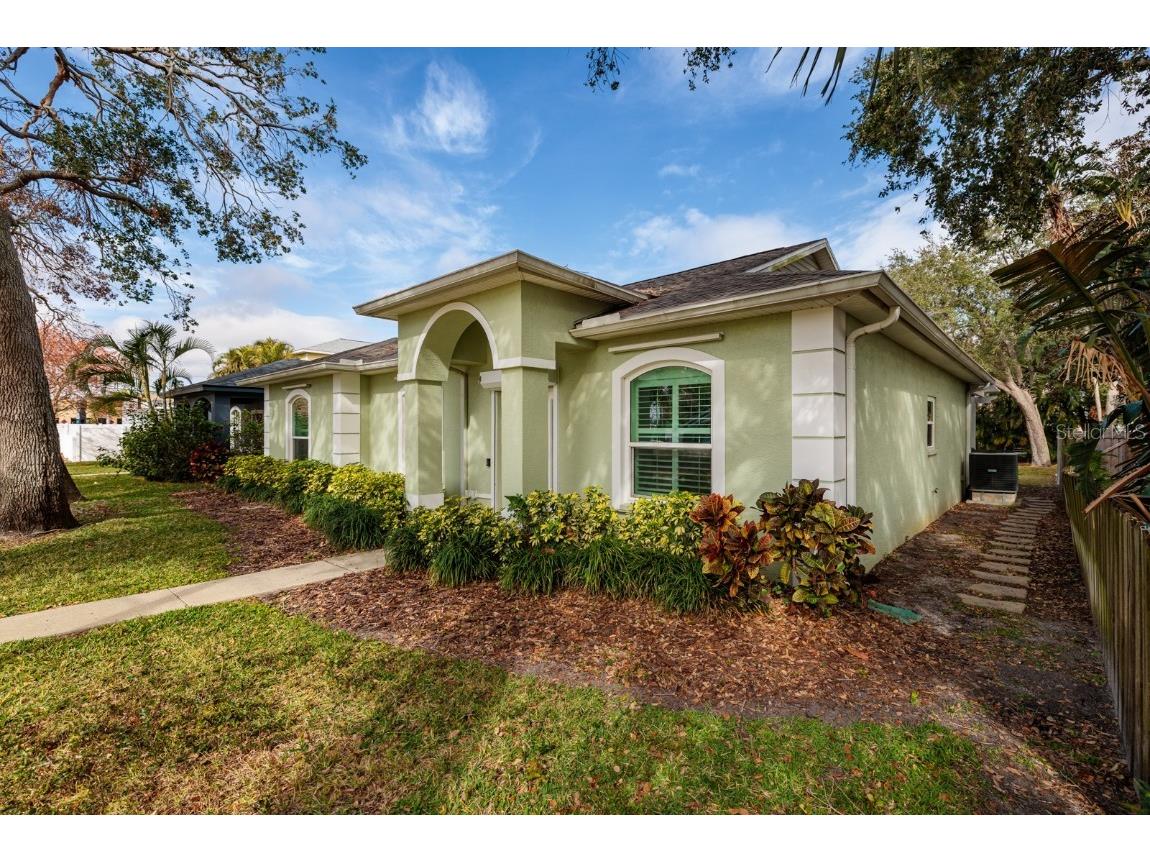 351 46th Avenue N Saint Petersburg FL 33703 - CANAL NUMBER 5 TB8345873 image1