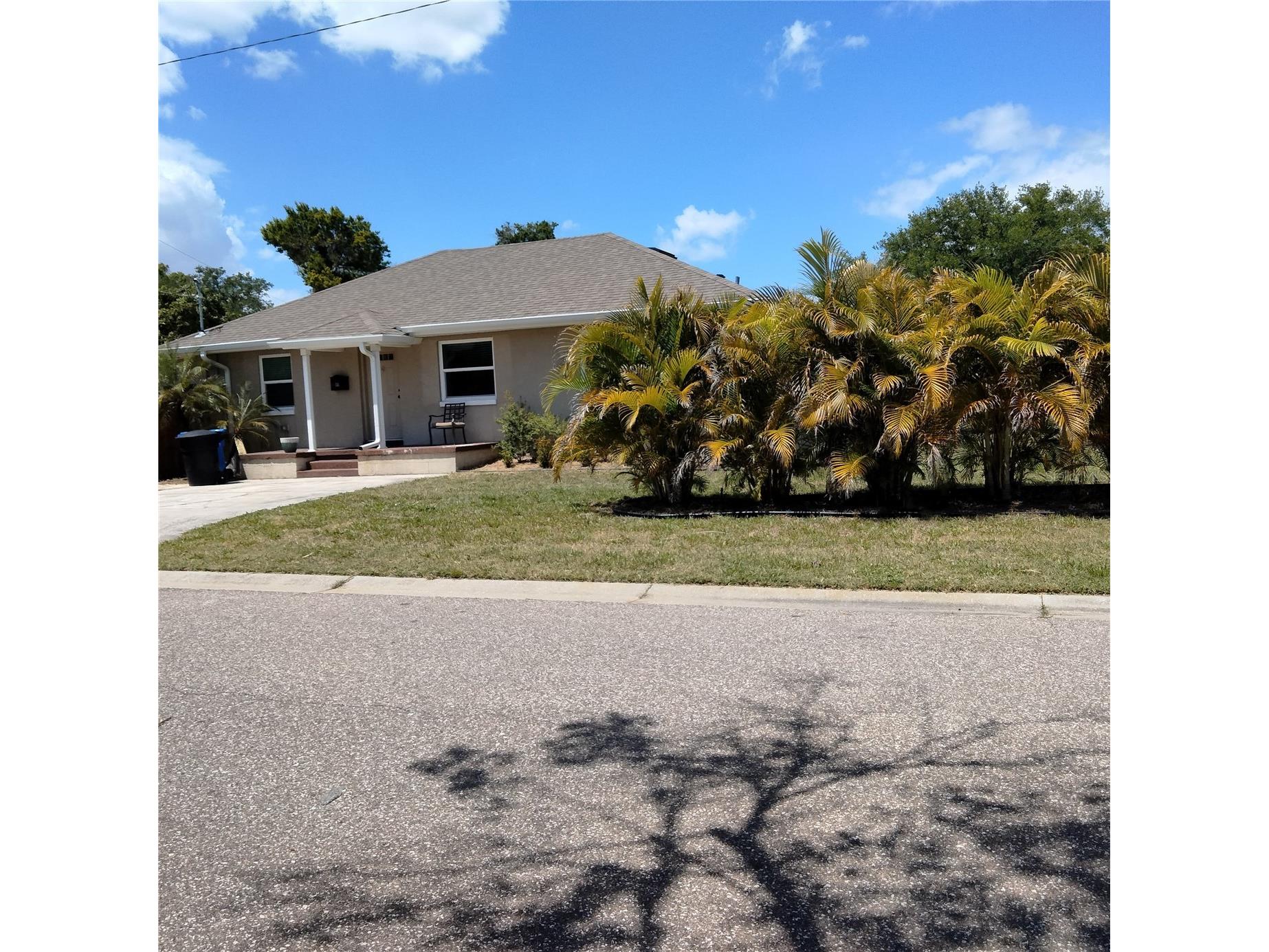 351 Davenport Avenue NE Saint Petersburg FL 33702 TB8496508 image1