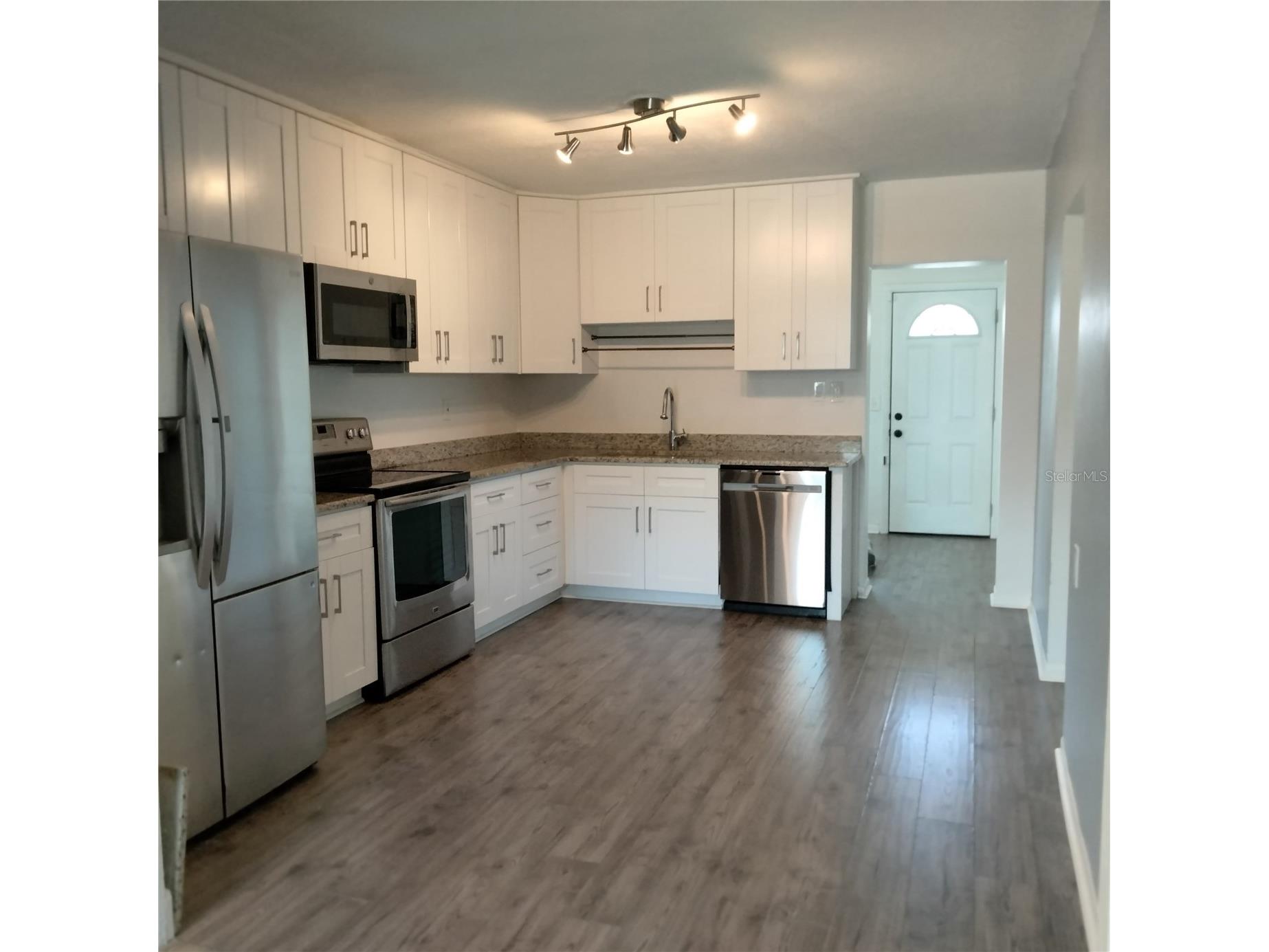 351 Davenport Avenue NE Saint Petersburg FL 33702 TB8496508 image11