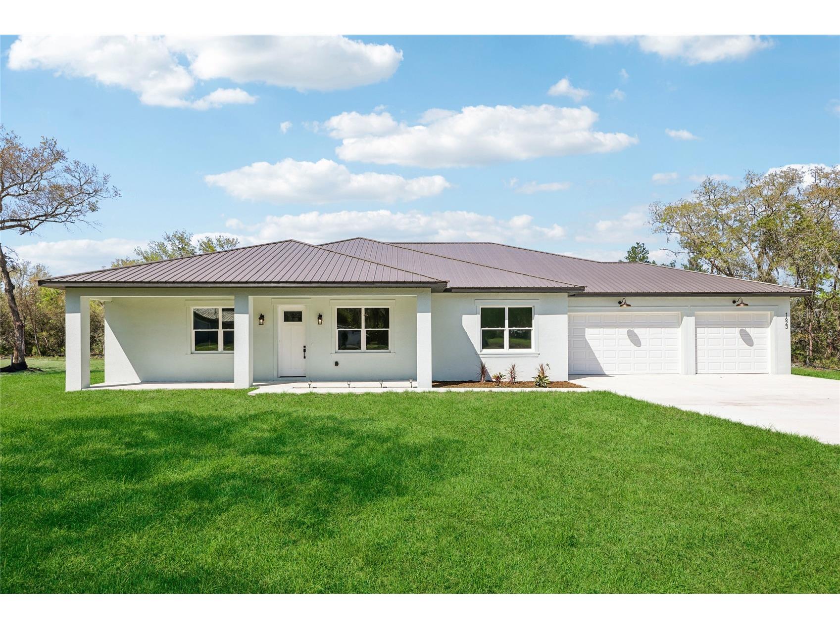 351 Mitnik Drive Deltona FL 32738 V4948051 image1