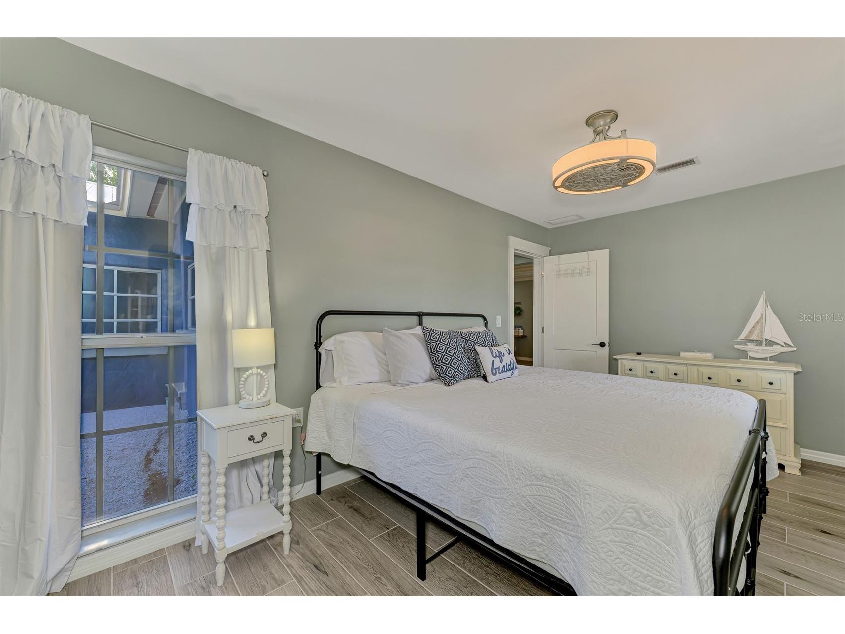 351 Oak Street Englewood FL 34223 D6146962 image32