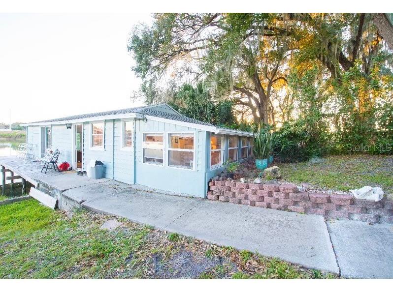 351 S Lakeshore Drive #COTTAGE Ocoee FL 34761 - STARKE LAKE O5987630 image1