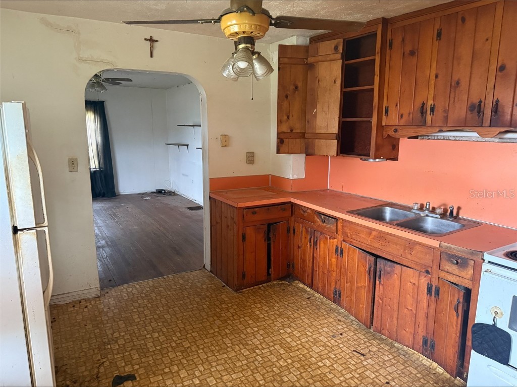 351 S Osceola Street Deland FL 32724 V4945371 image2