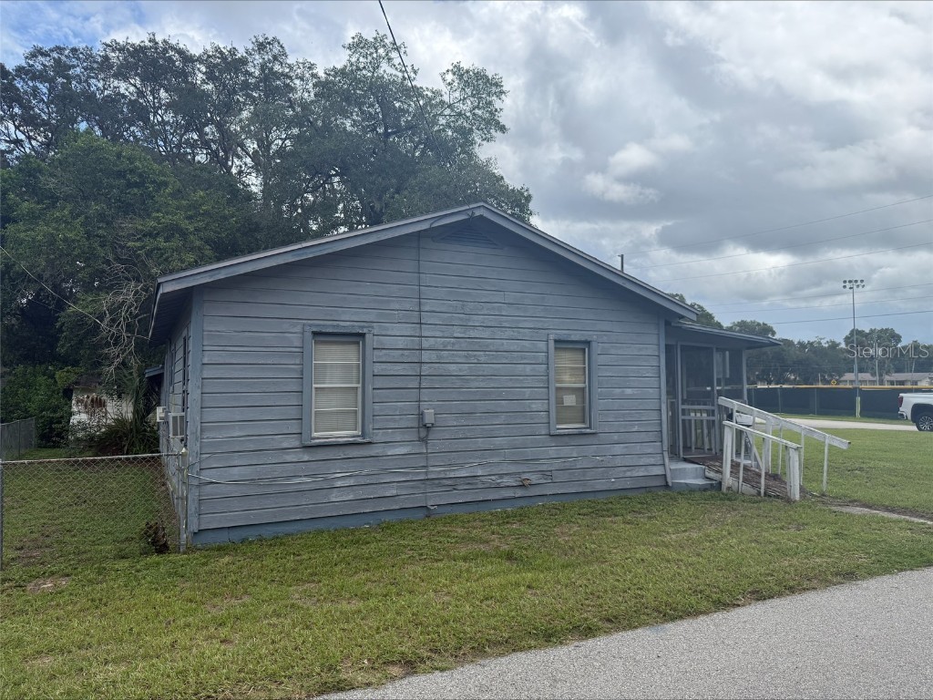 351 S Osceola Street Deland FL 32724 V4945371 image8