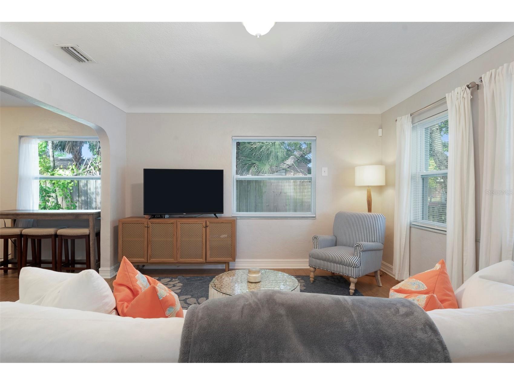 3510 4th Avenue N Saint Petersburg FL 33713 TB8487477 image4