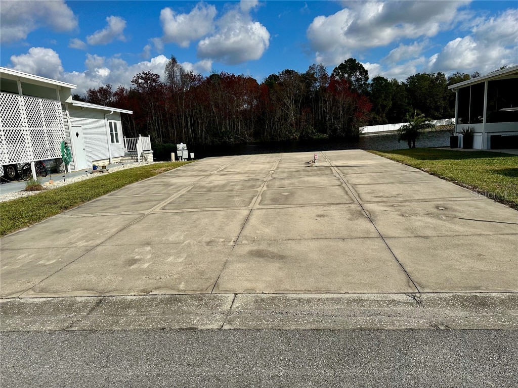 35115 Danny Drive Zephyrhills FL 33541 T3501208 image1