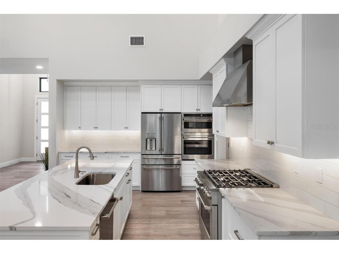 3512 Camino Real Sarasota FL 34239 A4671290 image10