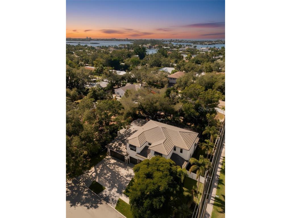 3512 Camino Real Sarasota FL 34239 A4671290 image4