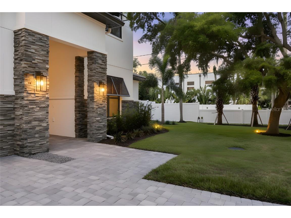 3512 Camino Real Sarasota FL 34239 A4671290 image40