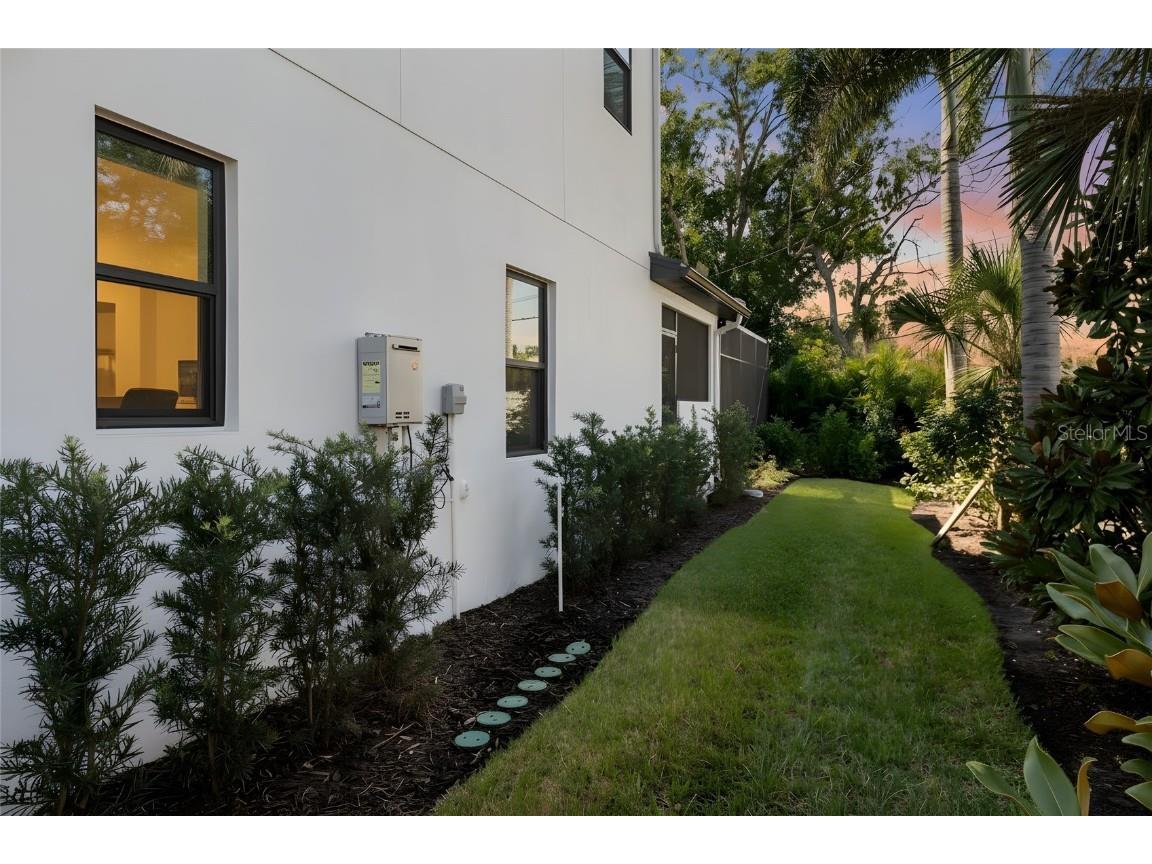 3512 Camino Real Sarasota FL 34239 A4671290 image42