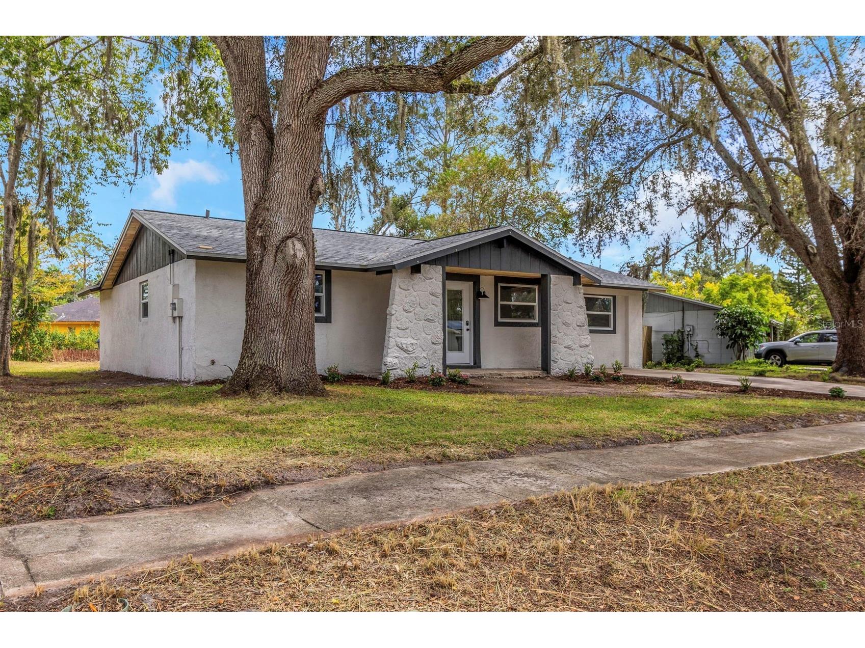 3513 Beechwood Boulevard Tampa FL 33619 W7879695 image1