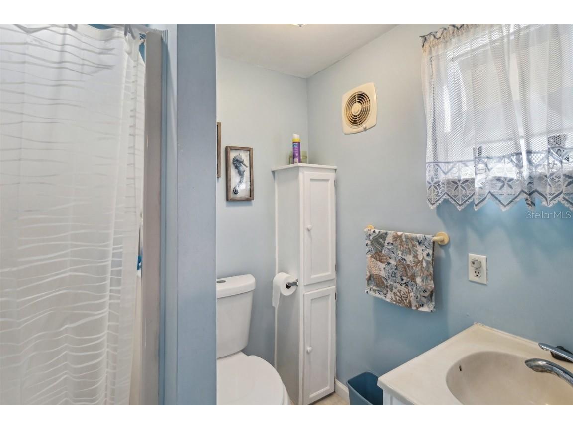 35138 Dale Avenue Zephyrhills FL 33541 - SIX MILE POND TB8342292 image2