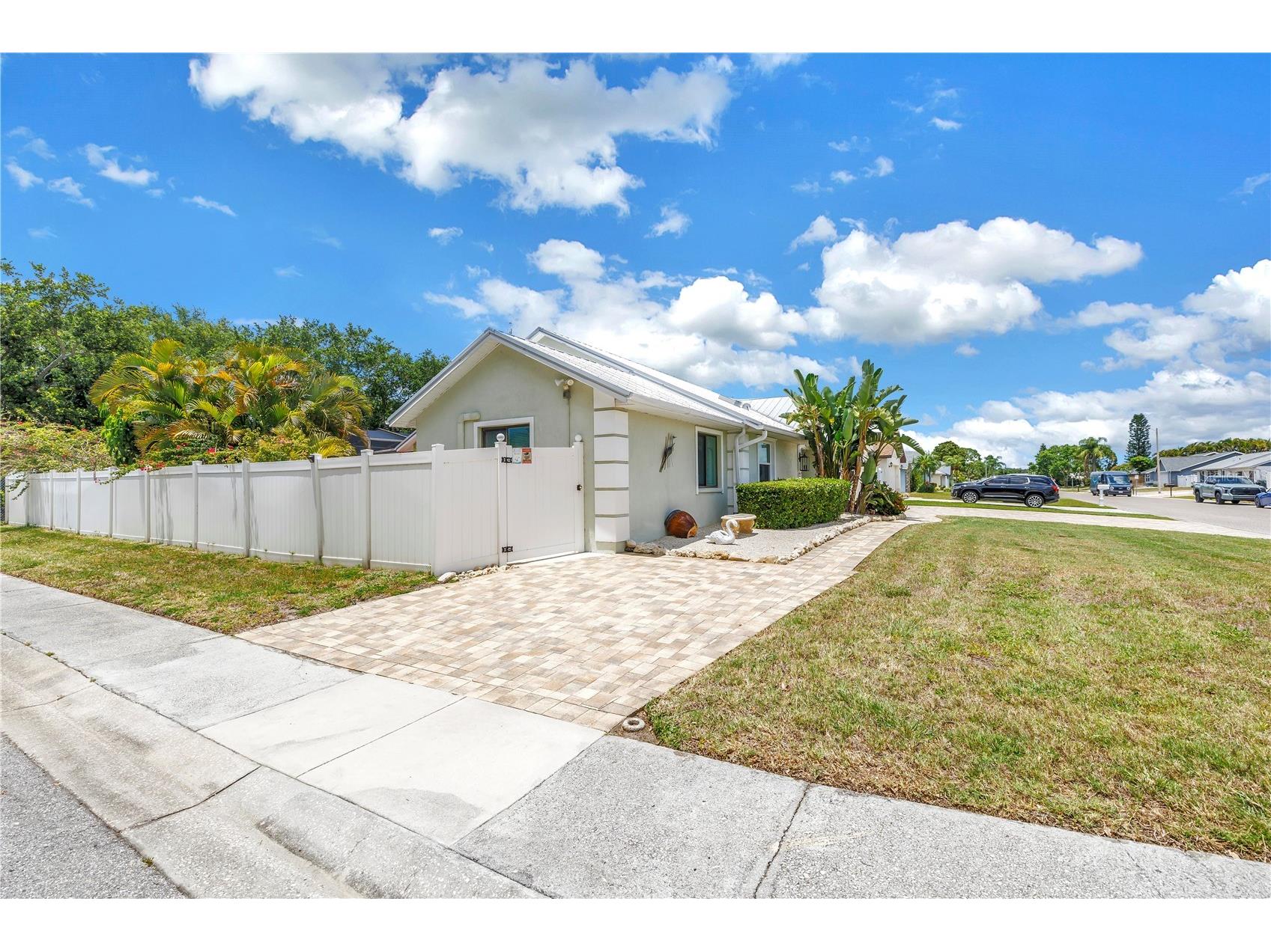 3514 69th Street W Bradenton FL 34209 A4693870 image2
