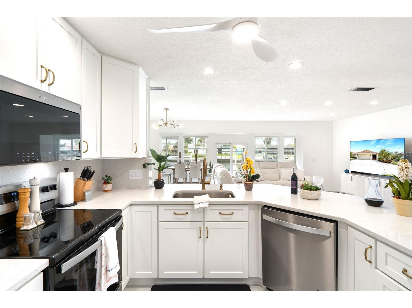 3517 Seaway Drive New Port Richey FL 34652 W7886065 image16
