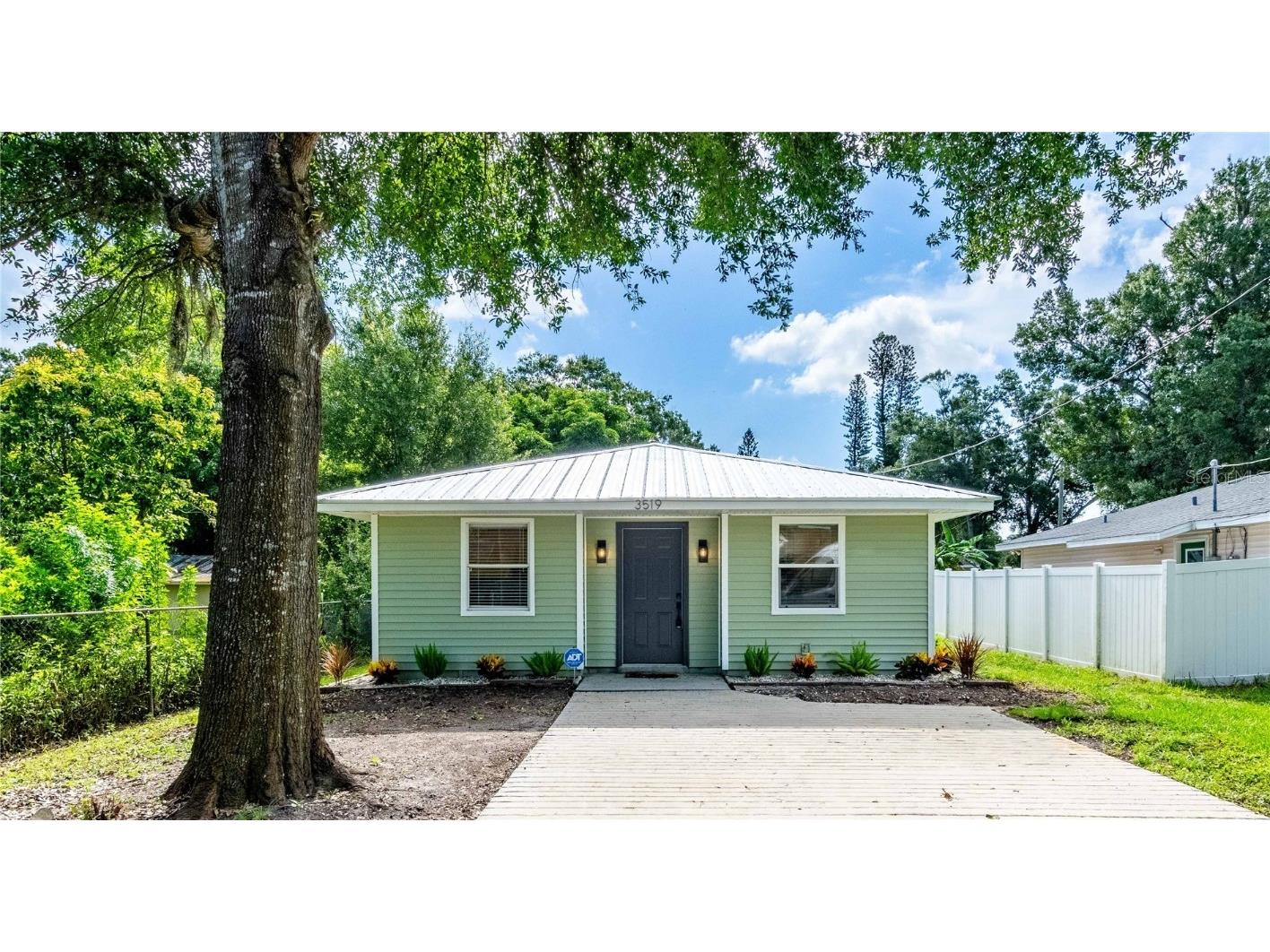 3519 19th St E Bradenton FL 34208 A4617969 image1