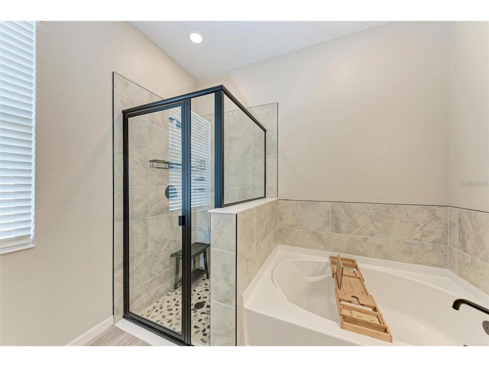 3519 74th Avenue Circle E Sarasota FL 34243 A4685365 image15