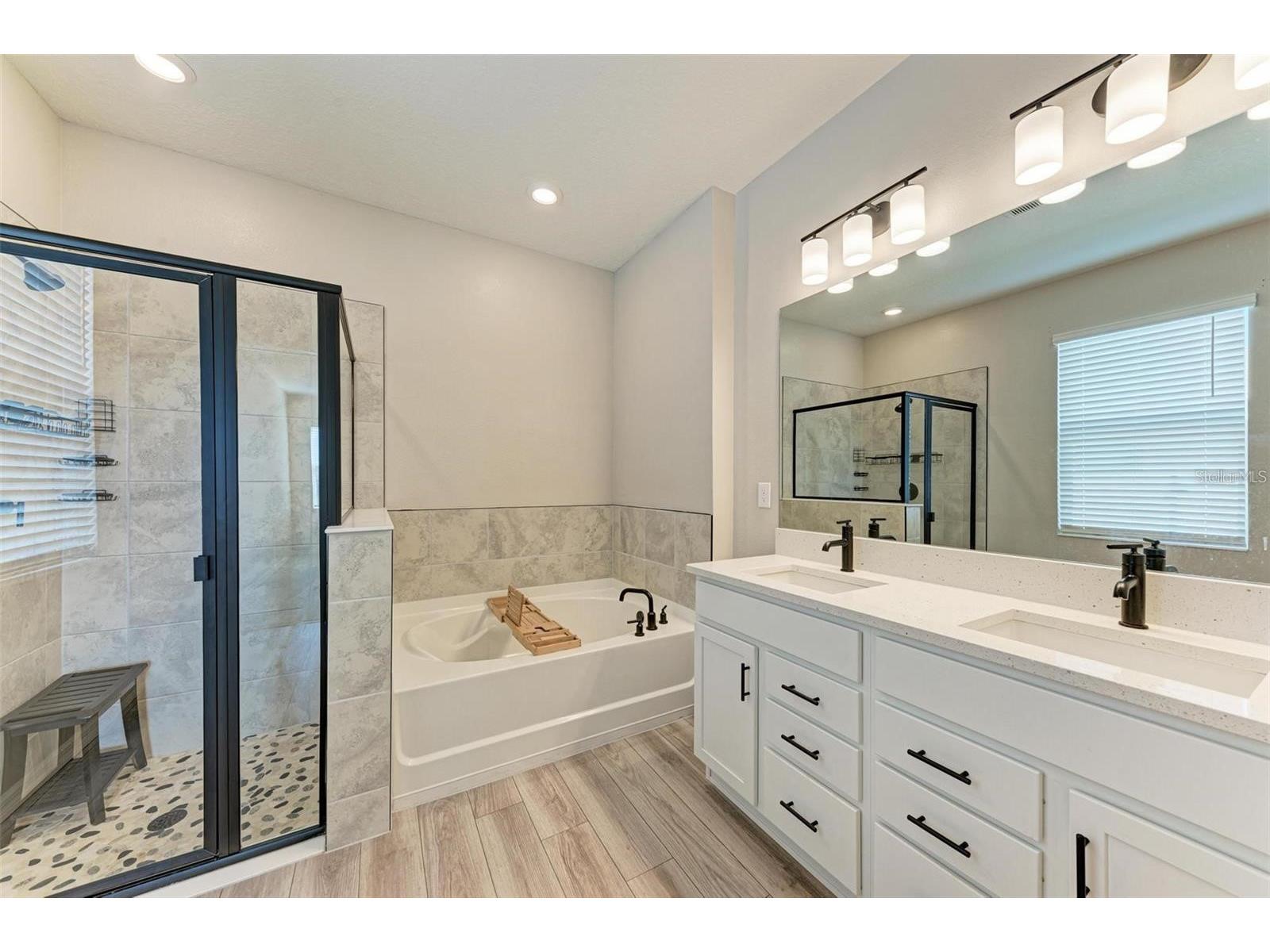 3519 74th Avenue Circle E Sarasota FL 34243 A4685365 image16