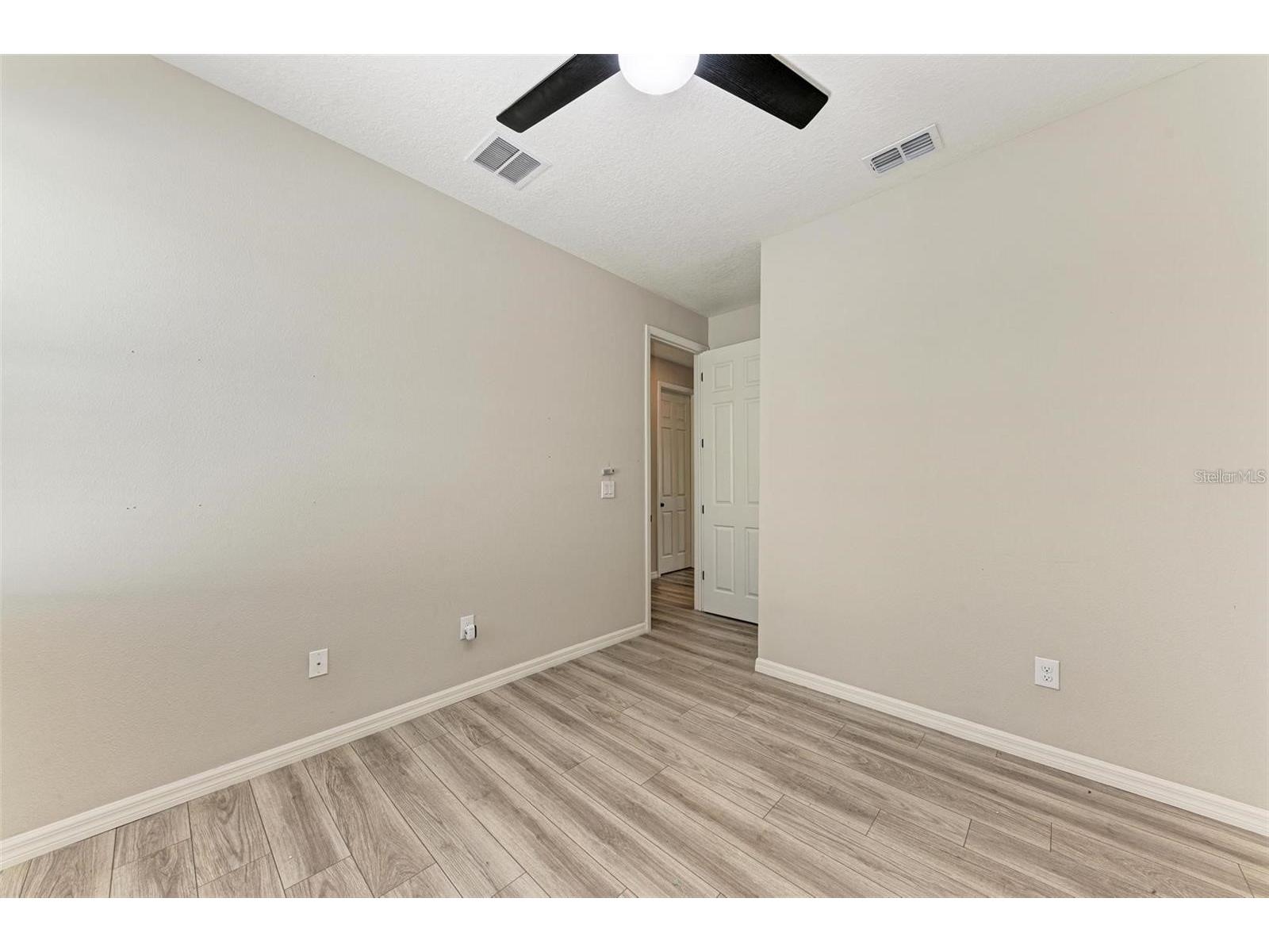 3519 74th Avenue Circle E Sarasota FL 34243 A4685365 image8