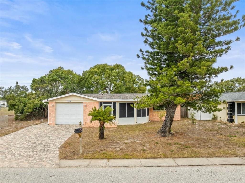 3519 Eisenhower Drive Holiday FL 34691 W7871758 image1