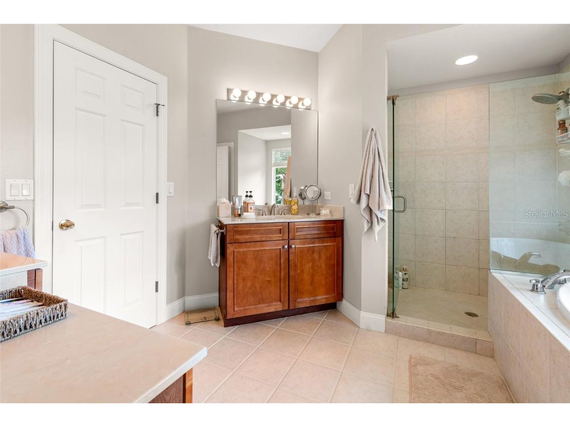 3519 Heards Ferry Drive Tampa FL 33618 TB8400808 image24