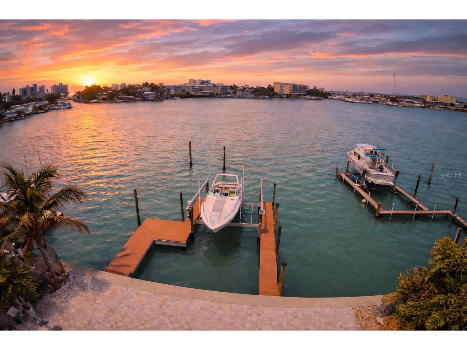 352 145th Avenue E Madeira Beach FL 33708 W7884617 image2