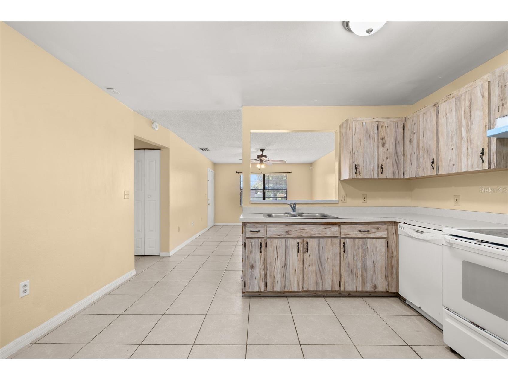 352 Cocoa Court Kissimmee FL 34758 S5150023 image6