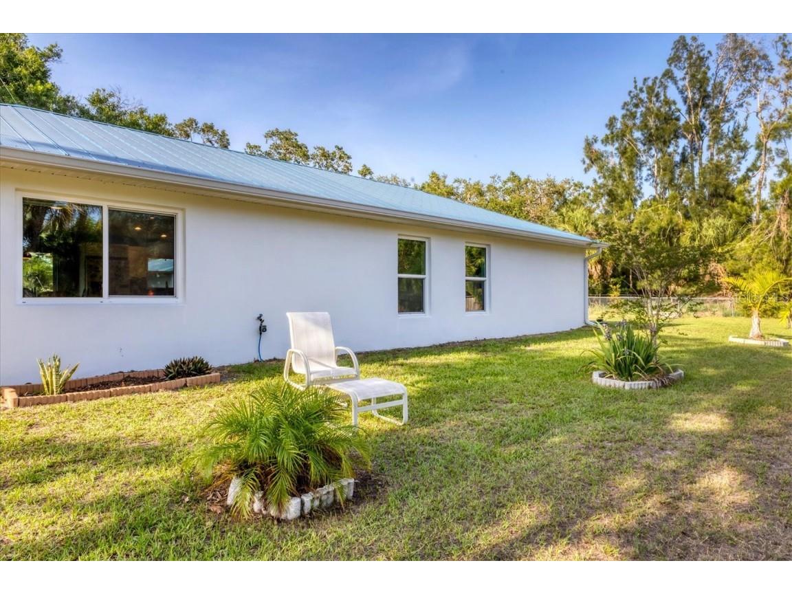 352 Glenwood Ave Osprey FL 34229 N6138982 image24