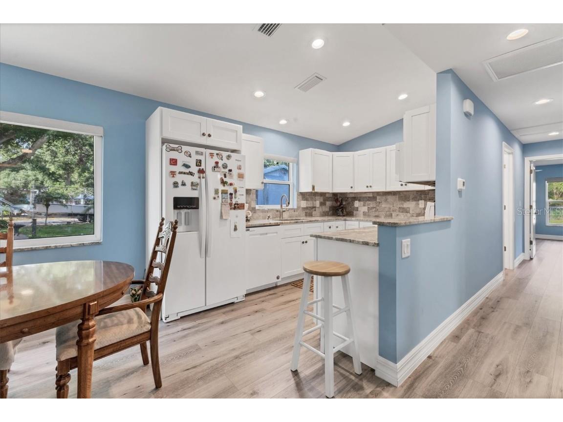 352 Glenwood Ave Osprey FL 34229 N6138982 image4