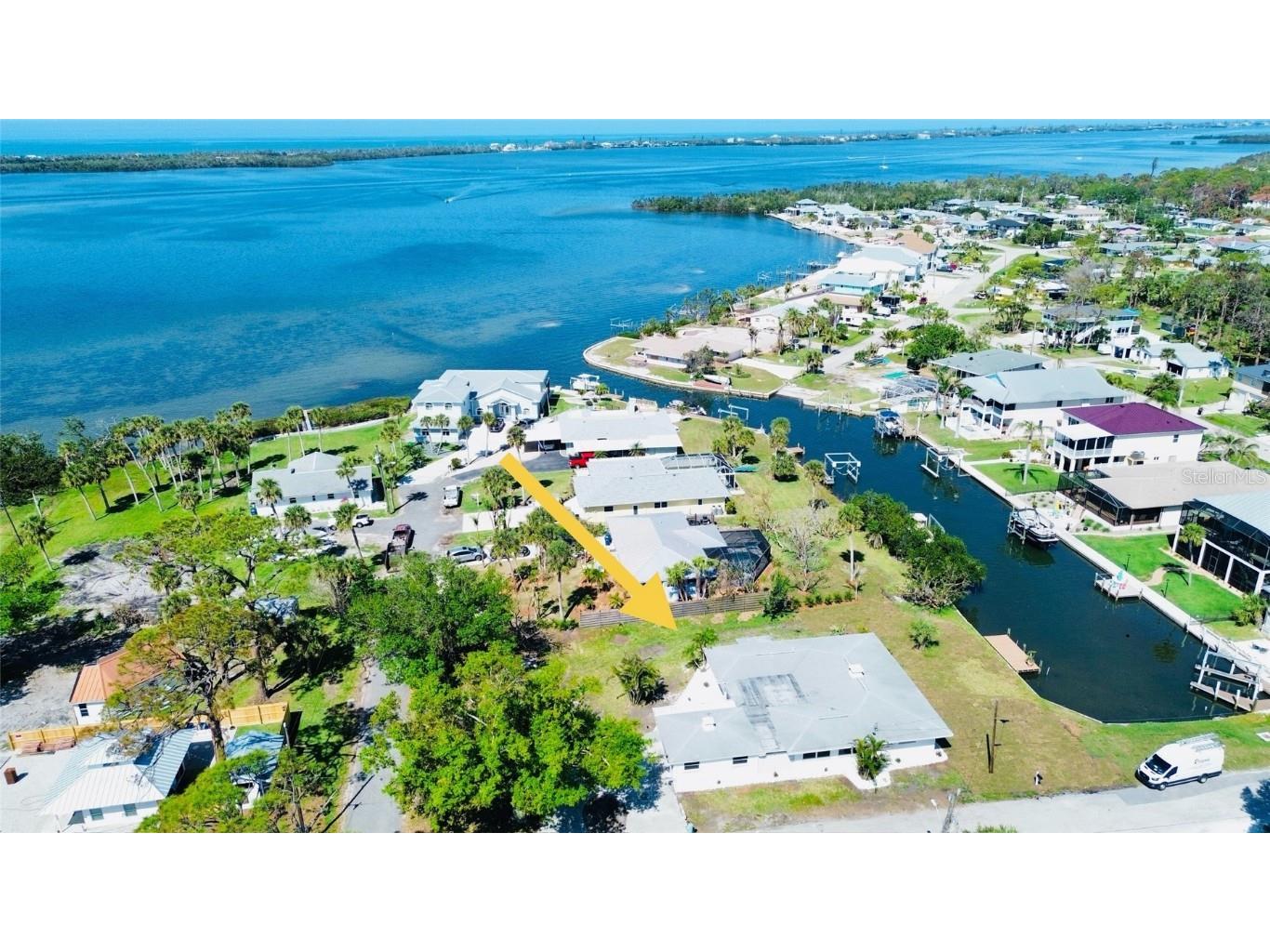 352 Oak Street Englewood FL 34223 D6144347 image1