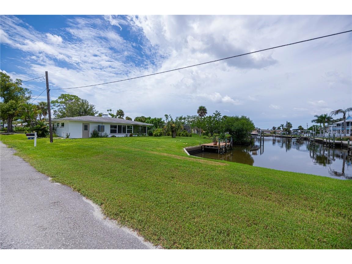 352 Oak Street Englewood FL 34223 D6144347 image12