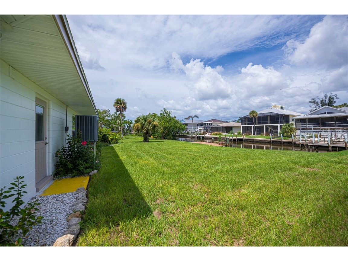 352 Oak Street Englewood FL 34223 D6144347 image17