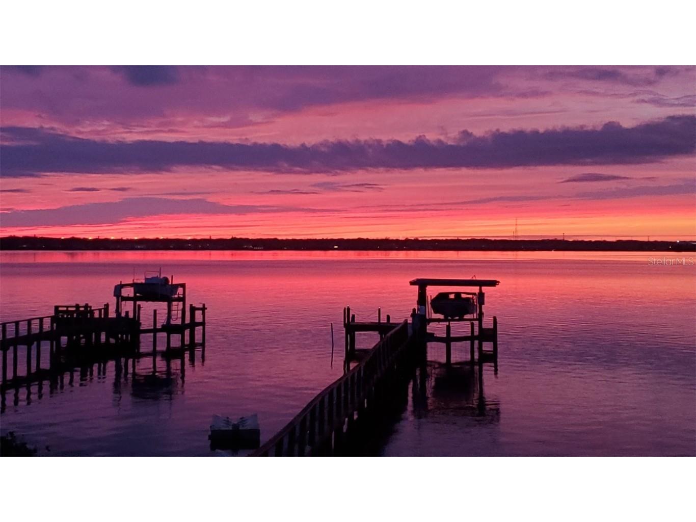 352 Shore Drive E Oldsmar FL 34677 - OLD TAMPA BAY TB8362806 image1