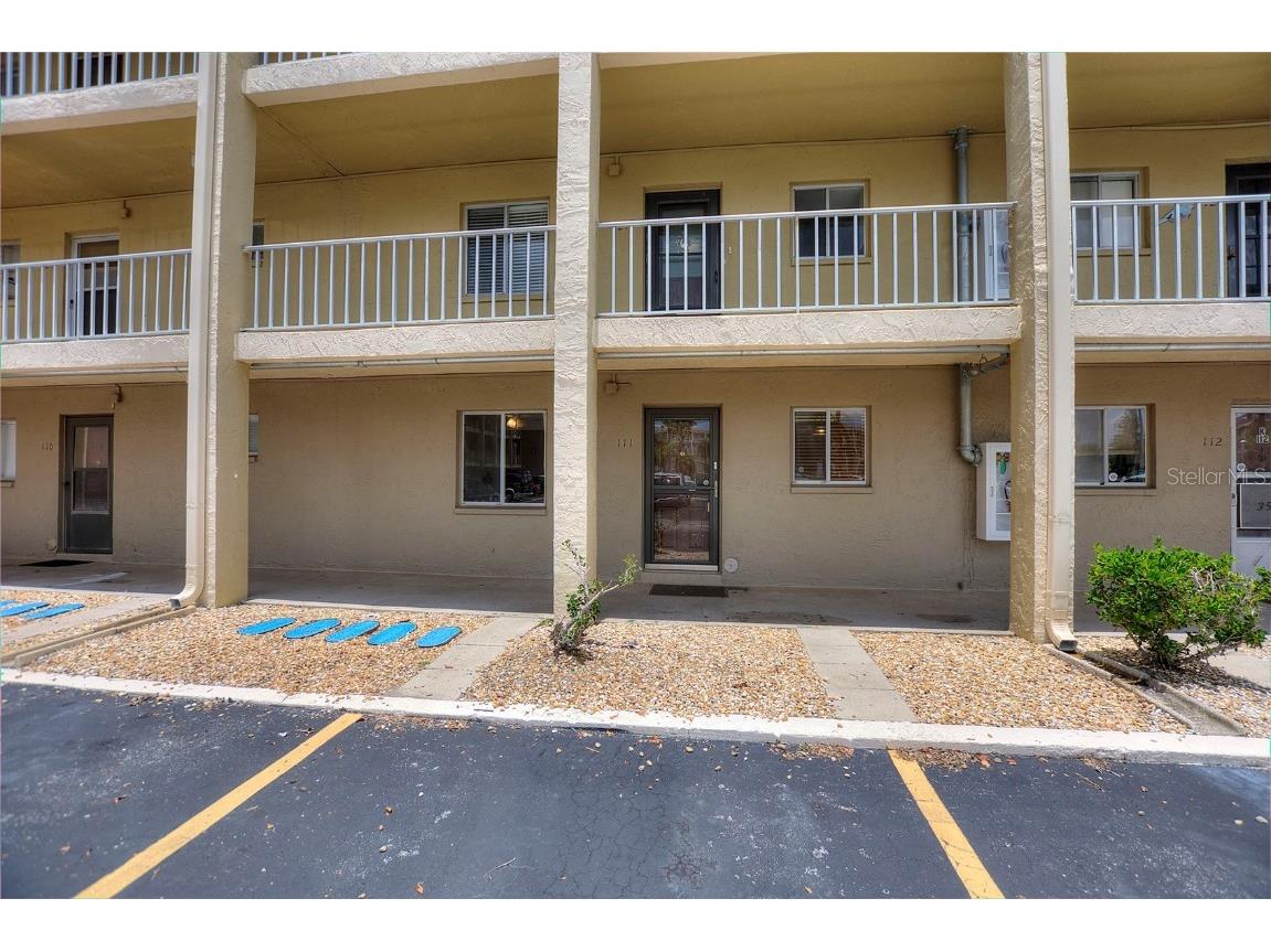 3520 Lake Bayshore Drive #K-111 Bradenton FL 34205 U8164785 image1