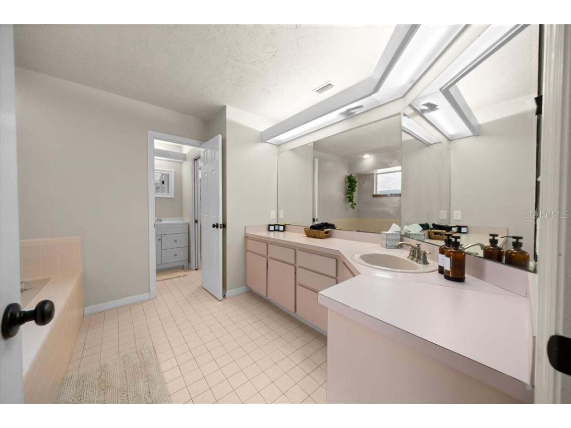 3520 NW 46th Terrace Gainesville FL 32606 OM704780 image35