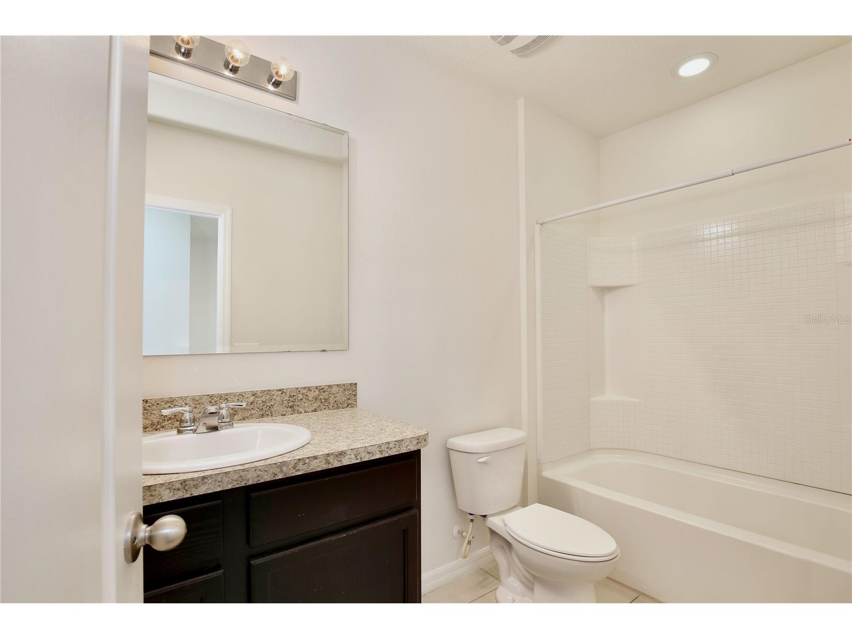 3520 Seneca Club Loop #51-102 Orlando FL 32808 O6417359 image16