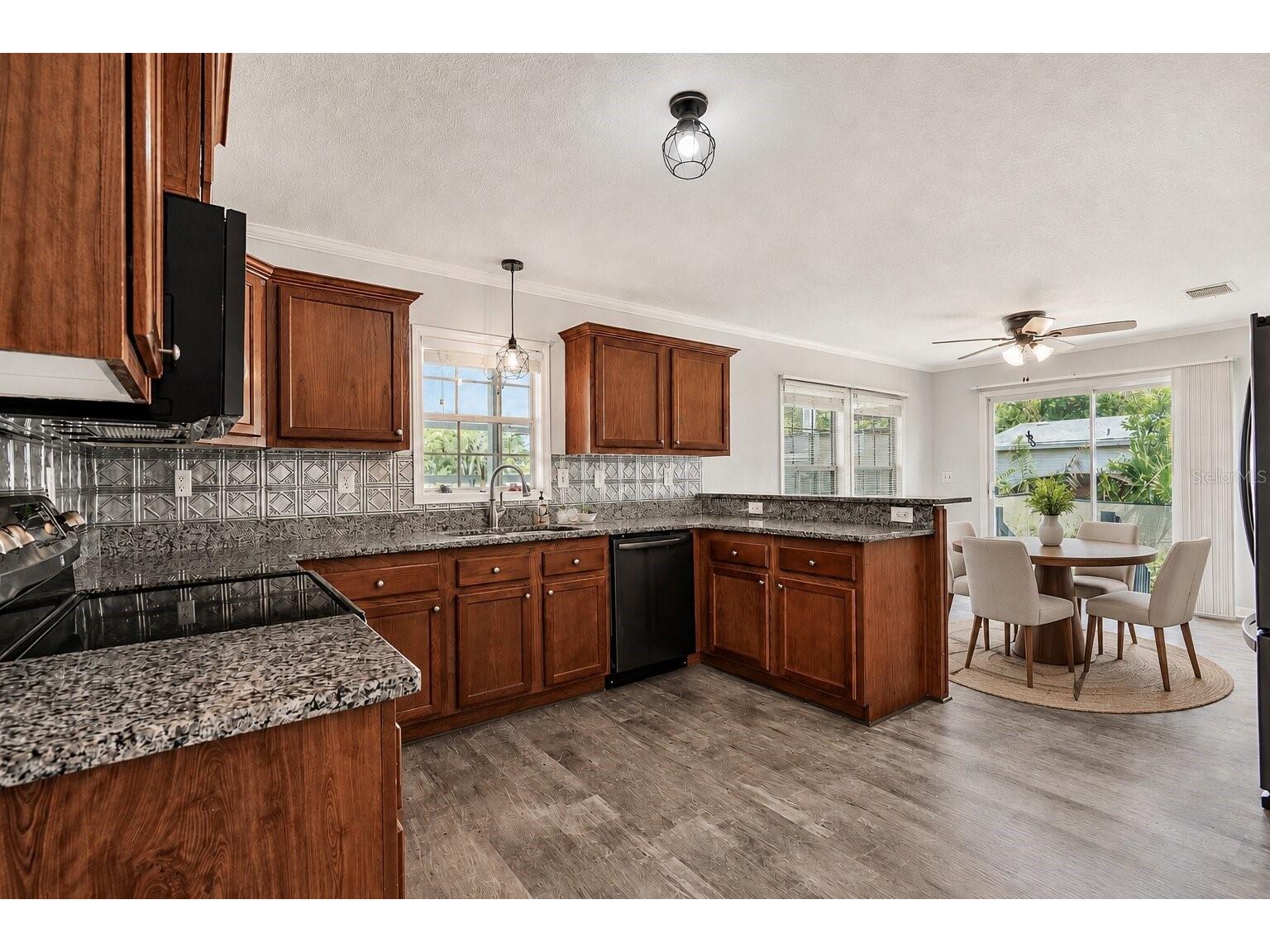 35201 Forest Lake Road Leesburg FL 34788 O6413121 image14