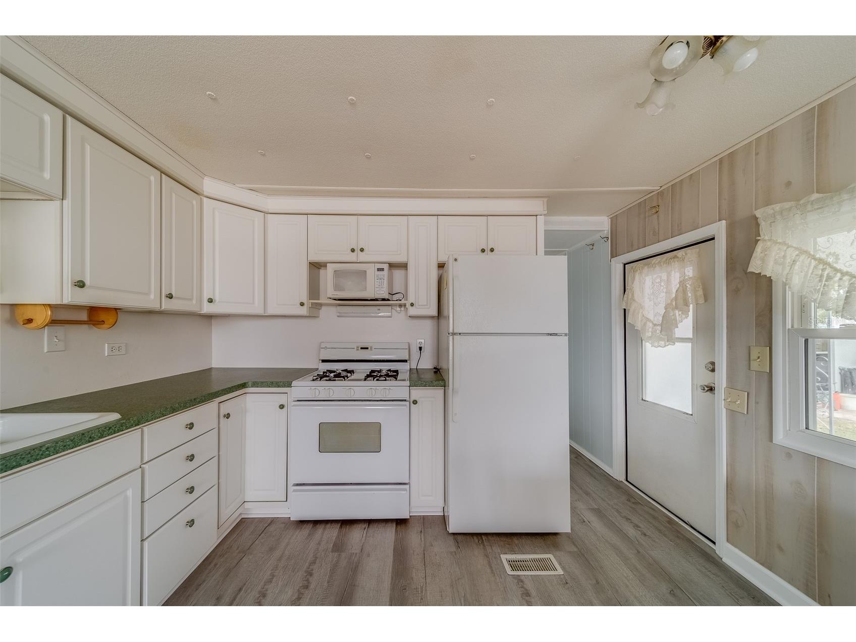 35204 Ada Avenue Zephyrhills FL 33541 TB8465048 image11