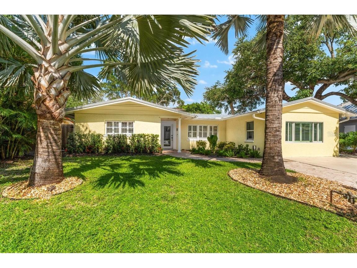 3521 Flores Avenue Sarasota FL 34239 A4614738 image1