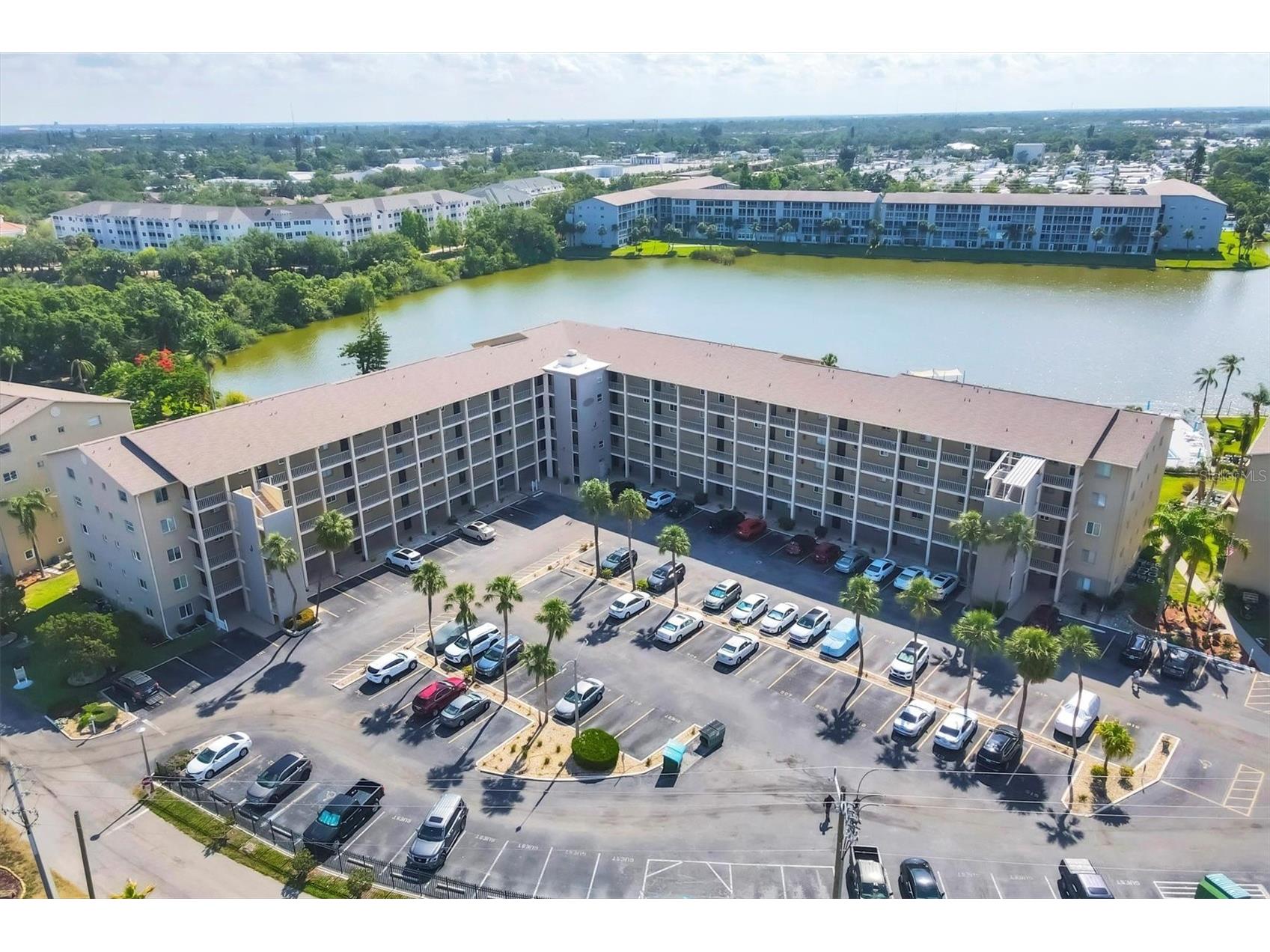 3521 Lake Bayshore Drive #J101 Bradenton FL 34205 A4671404 image1