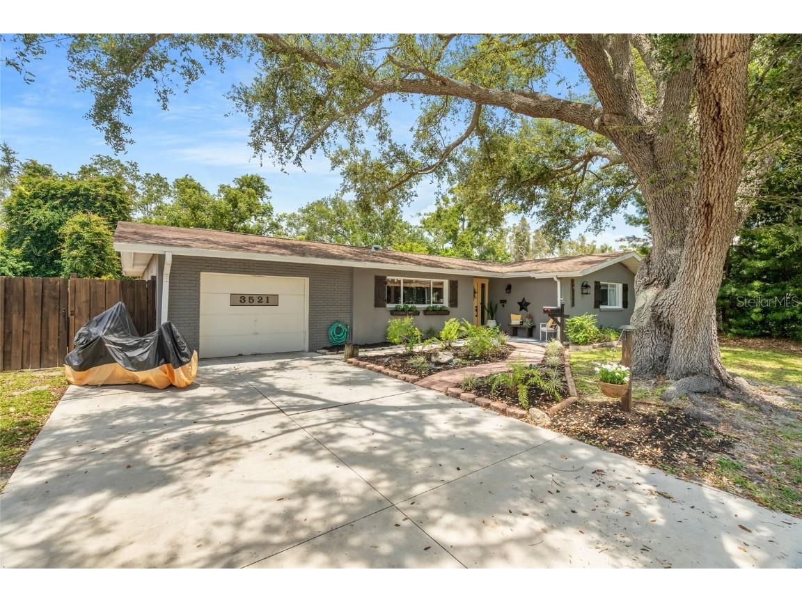 3521 Prudence Drive Sarasota FL 34235 A4655526 image1