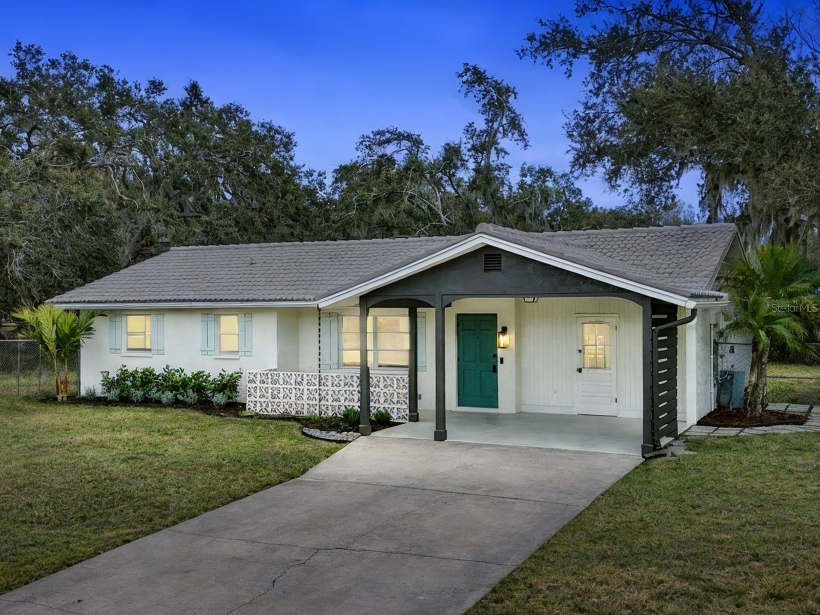 3524 Prado Drive Sarasota FL 34235 A4680430 image1