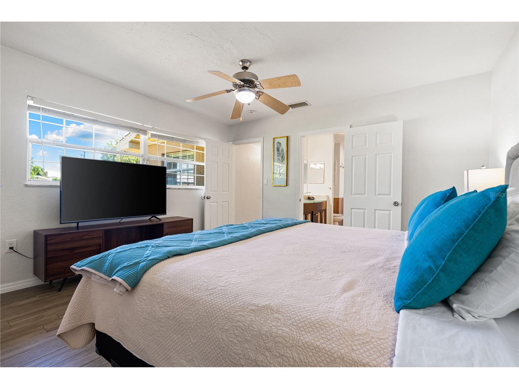 3524 S School Avenue Sarasota FL 34239 A4693494 image29