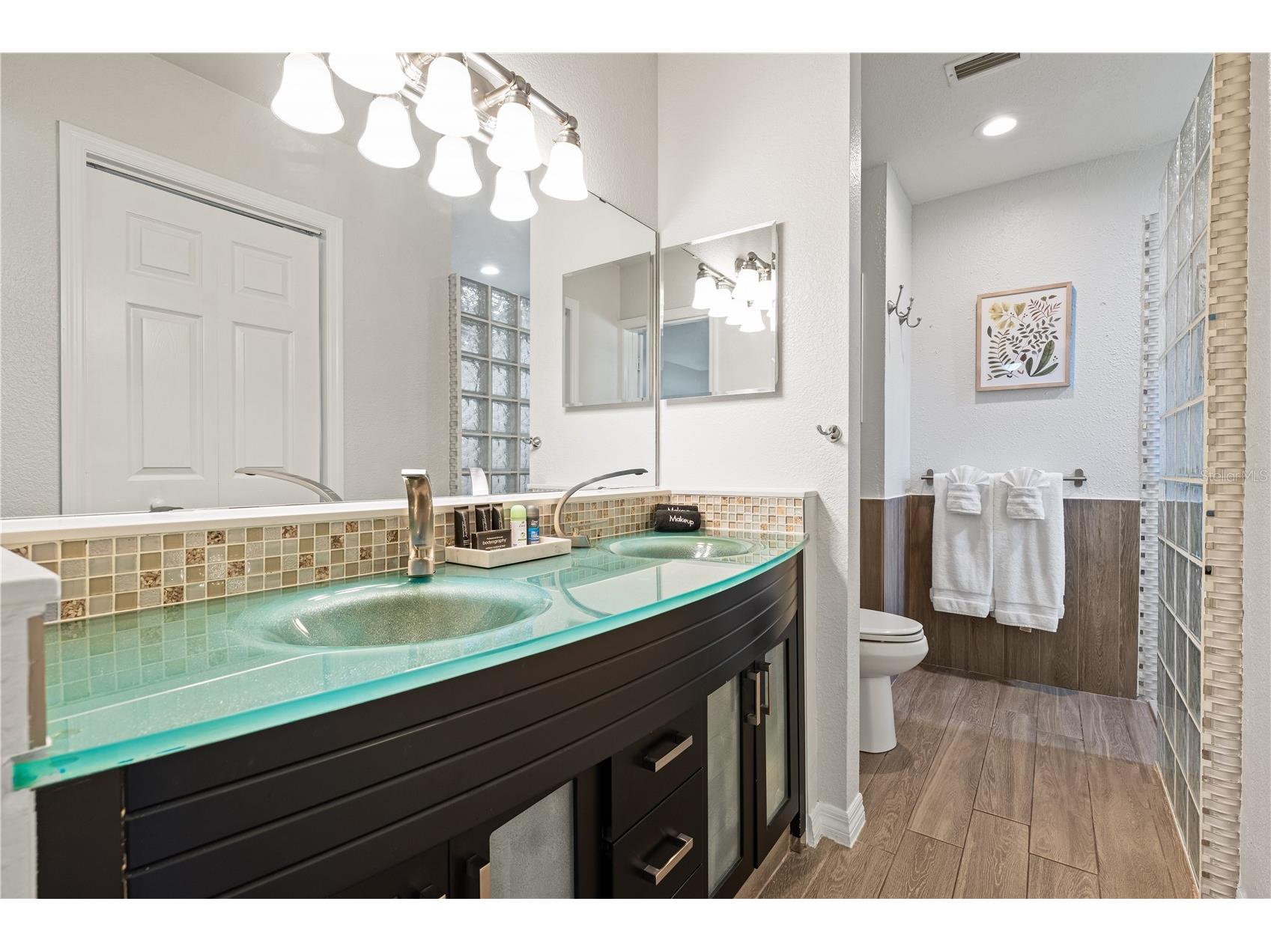3524 S School Avenue Sarasota FL 34239 A4693494 image30