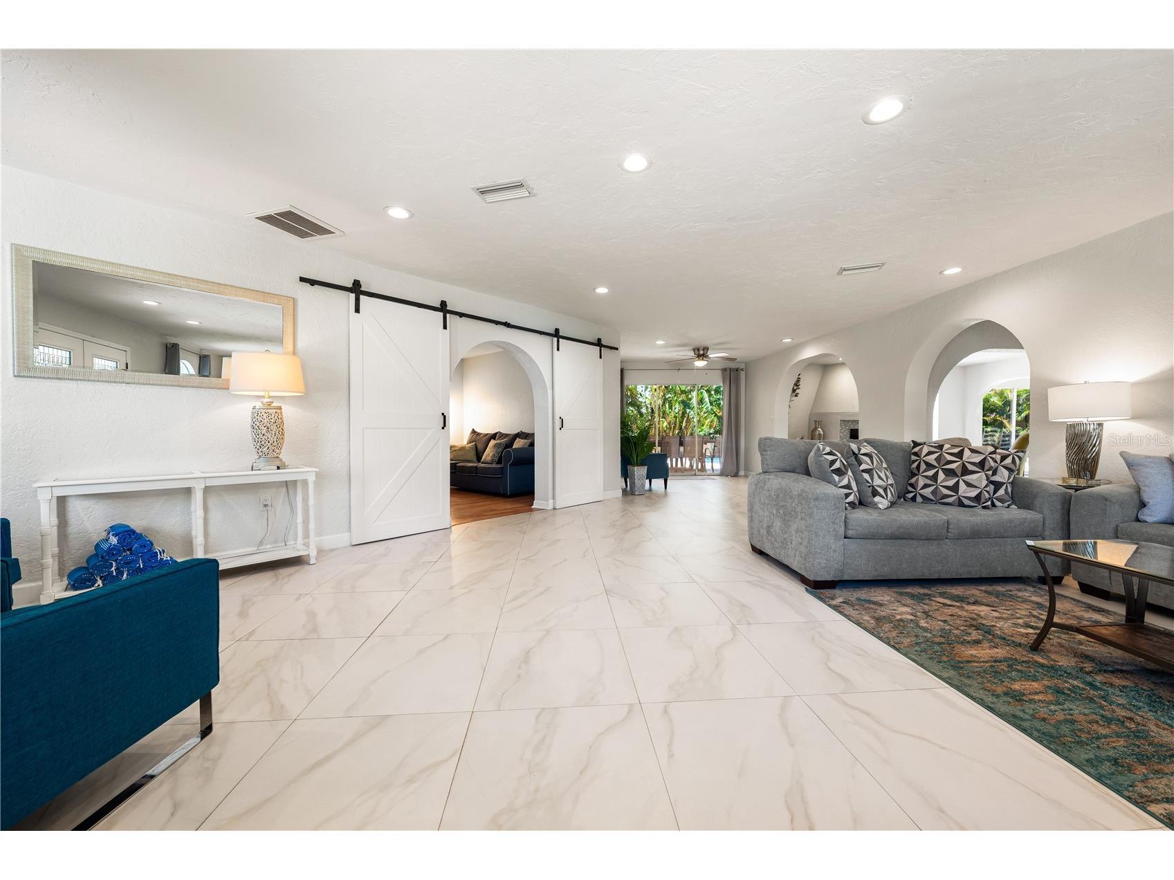 3524 S School Avenue Sarasota FL 34239 A4693494 image4